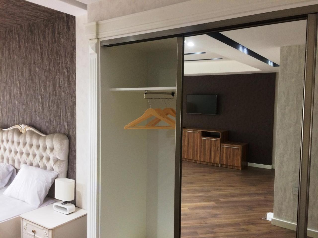 Park Azure Apartment Deluxe 2 Bedroom 巴库 外观 照片